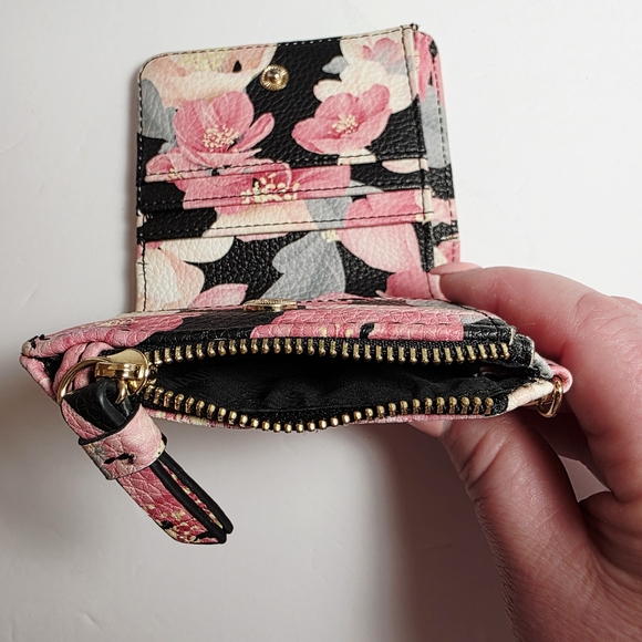 Steve Madden Pink Floral Women's Wallet - Picture 7 of 11